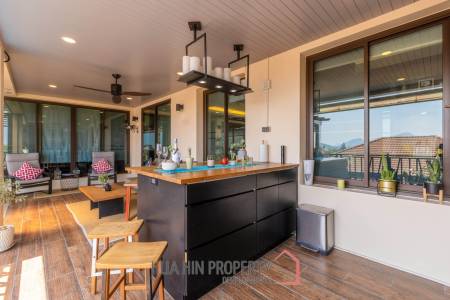 Stunning 5 Bedroom Pool Villa very Close to Central Hua Hin