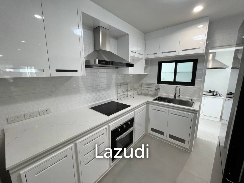 4 Bed 4 Bath 400 Sqm Detached house for Rent
