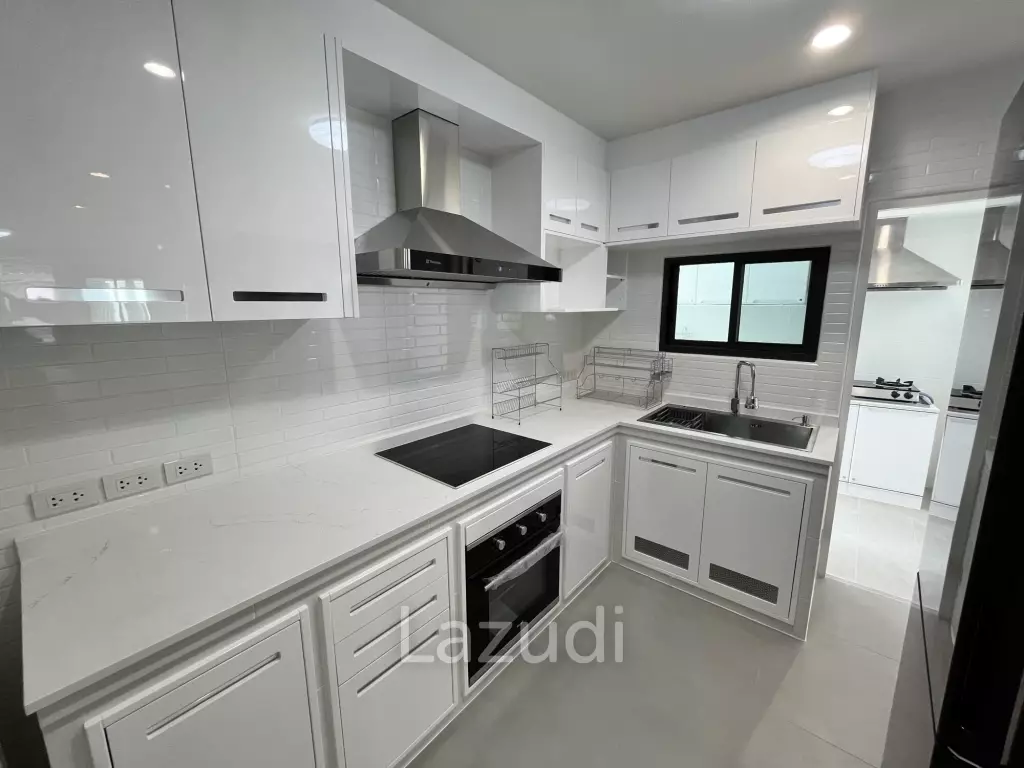 4 Bed 4 Bath 400 Sqm Detached house for Rent