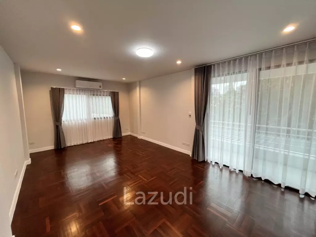 4 Bed 4 Bath 400 Sqm Detached house for Rent