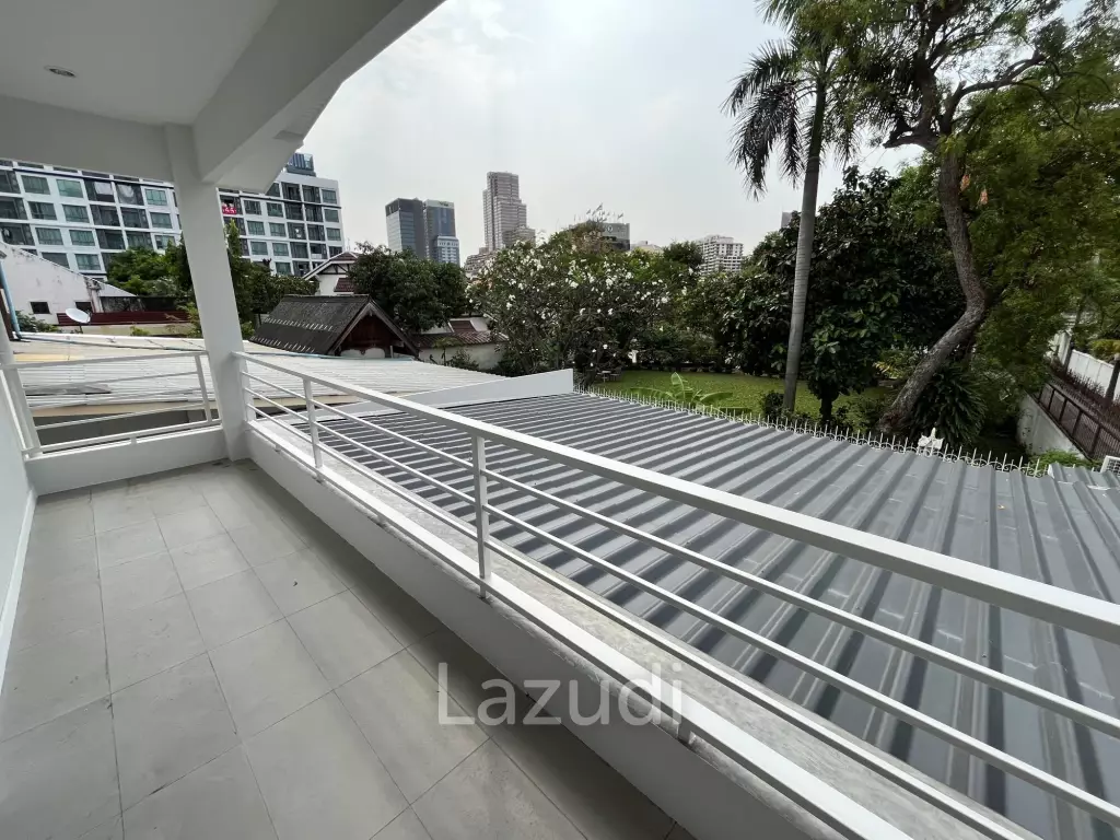 4 Bed 4 Bath 400 Sqm Detached house for Rent