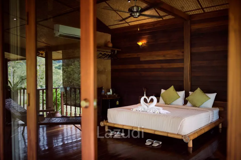 Succesful boutique home-stay for business or luxury residence near Black House