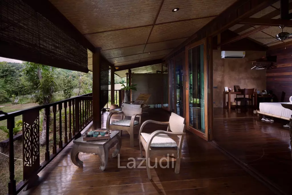 Succesful boutique home-stay for business or luxury residence near Black House