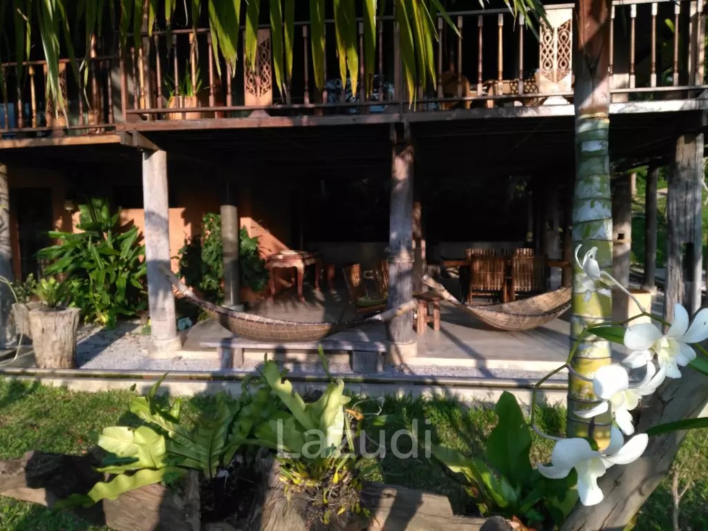 Succesful boutique home-stay for business or luxury residence near Black House