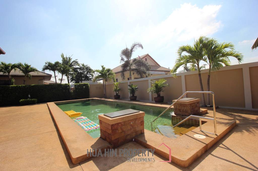 Spacious Holiday Home in Downtown Cha Am For Sale!