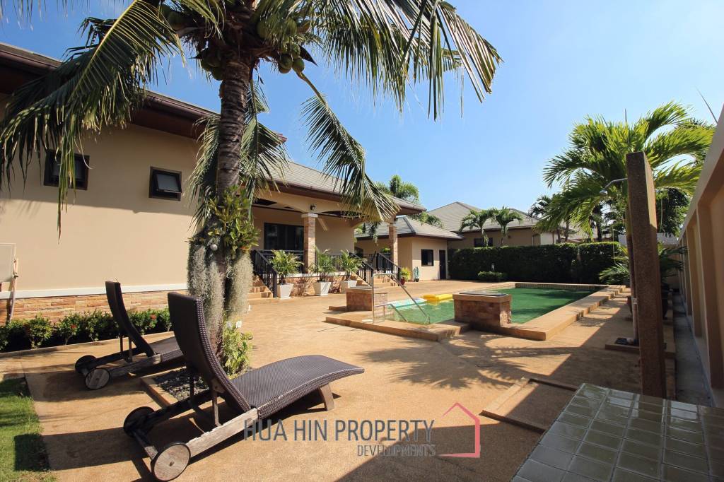 Spacious Holiday Home in Downtown Cha Am For Sale!