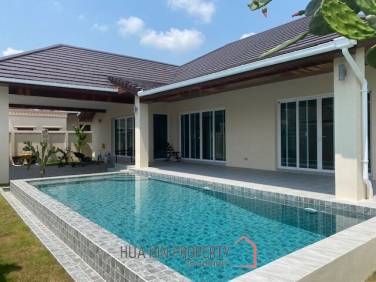 BREEZE HILL : New 3 bed pool villa