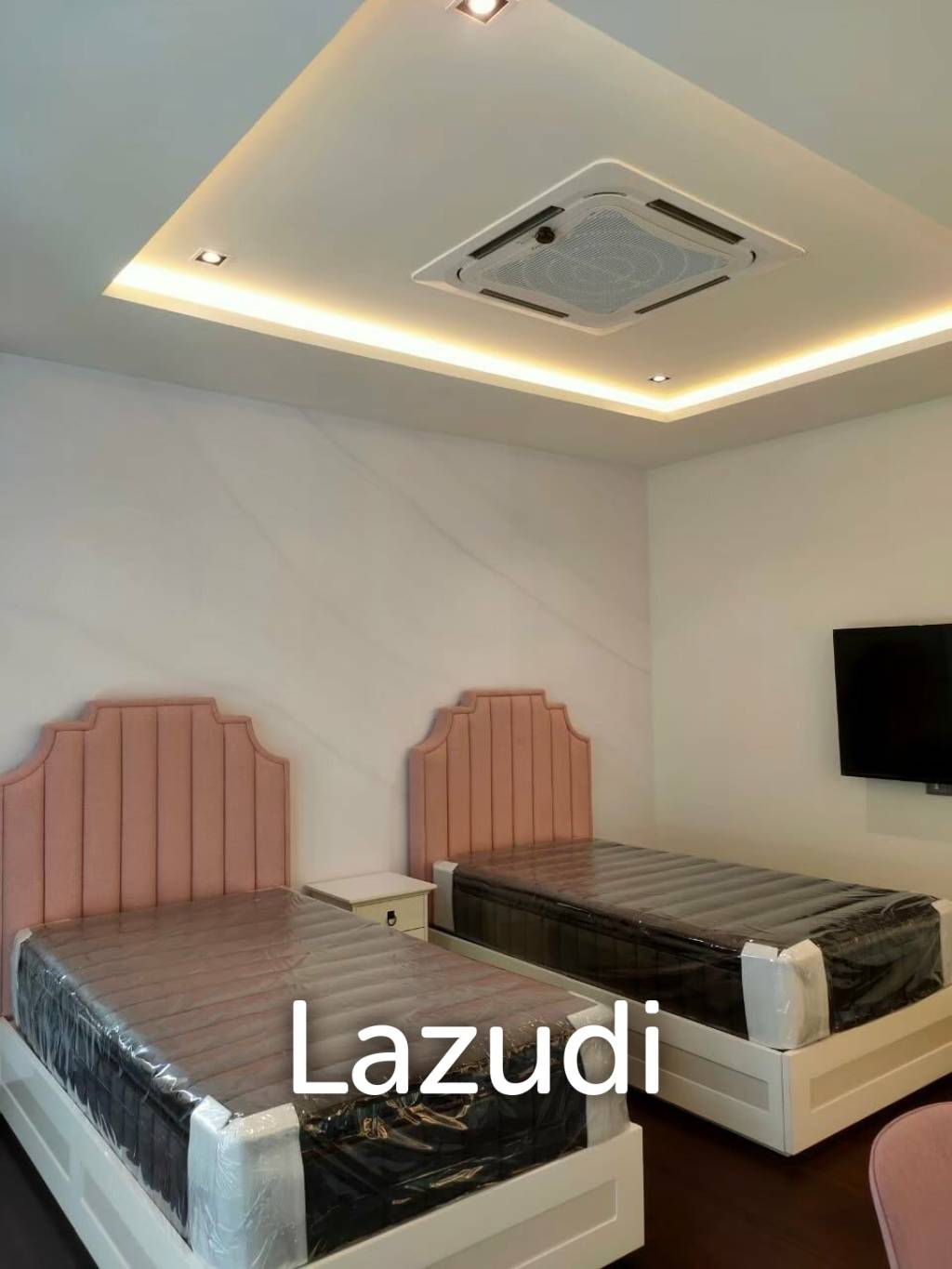 4 Bed 7 Bath Detached house for Sale 304 Sqm