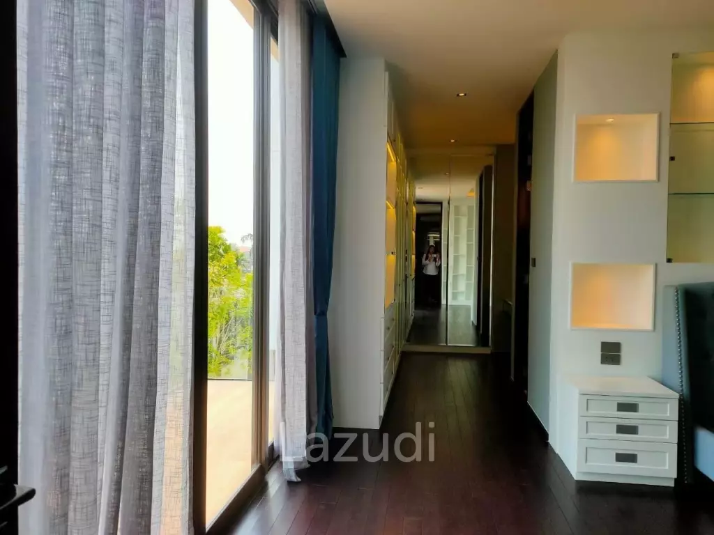 4 Bed 7 Bath Detached house for Sale 304 Sqm