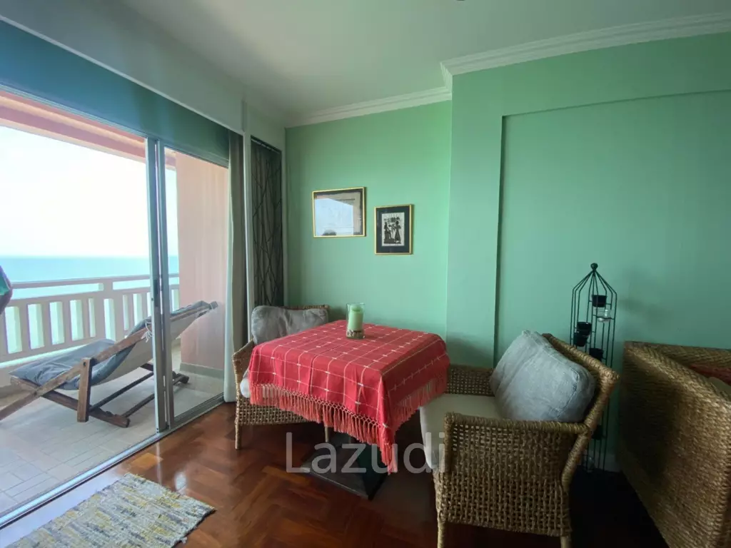 SPRINGFIELD BEACH CONDO : 2 bed beachfront condo with great views