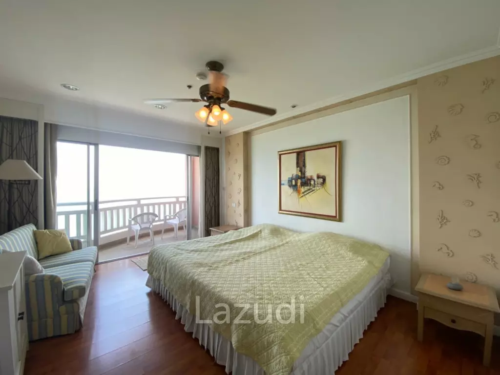 SPRINGFIELD BEACH CONDO : 2 bed beachfront condo with great views