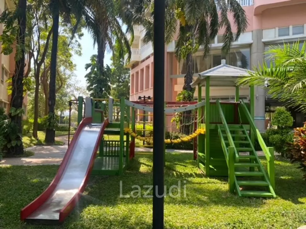 SPRINGFIELD BEACH CONDO : 2 bed beachfront condo with great views