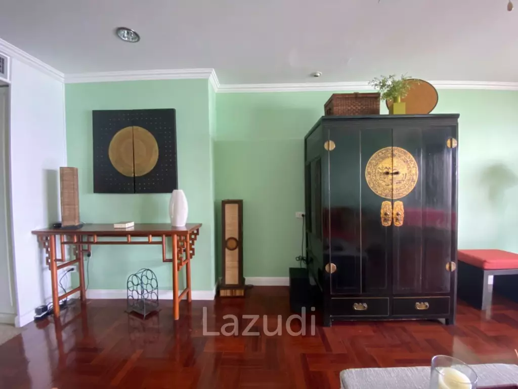 SPRINGFIELD BEACH CONDO : 2 bed beachfront condo with great views