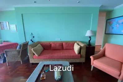 SPRINGFIELD BEACH CONDO : 2 bed beachfront condo with great views