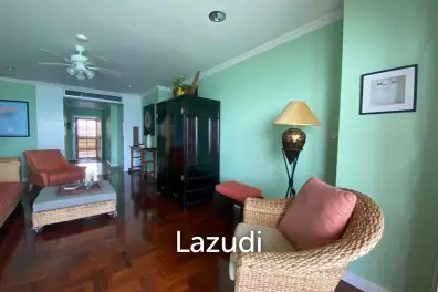 SPRINGFIELD BEACH CONDO : 2 bed beachfront condo with great views