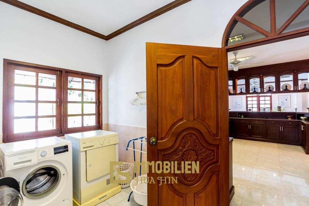 1,600 m² 6 Chambre 7 Salle de bain Villa Pour Vente