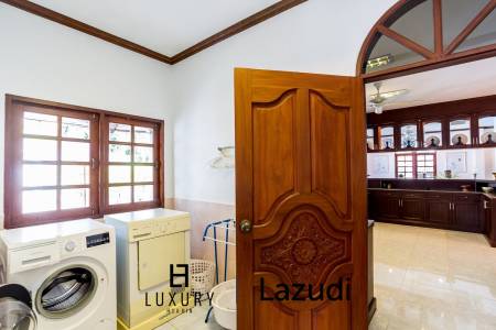 1,600 metro cuadrado 6 ` 7 Baño Villa de Venta