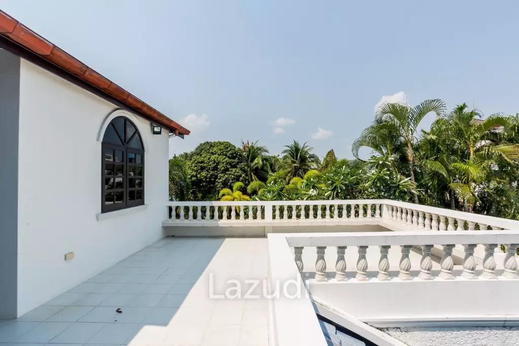 City Center 2 Story Private Luxury Pool Villa For Sale in Hua Hin
