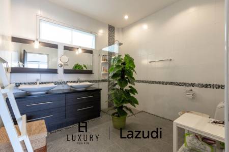 580 metro cuadrado 6 ` 5 Baño Villa de Venta