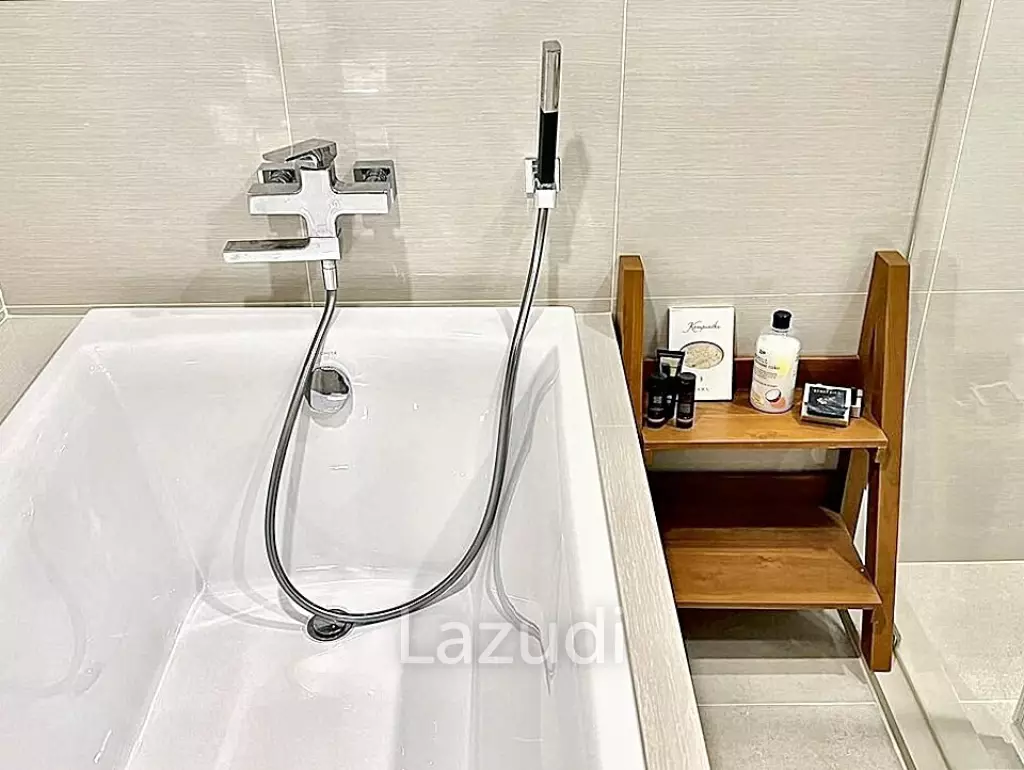 2 Bed 1 Bath 52 SQ.M IDEO Mobi Sukhumvit 66