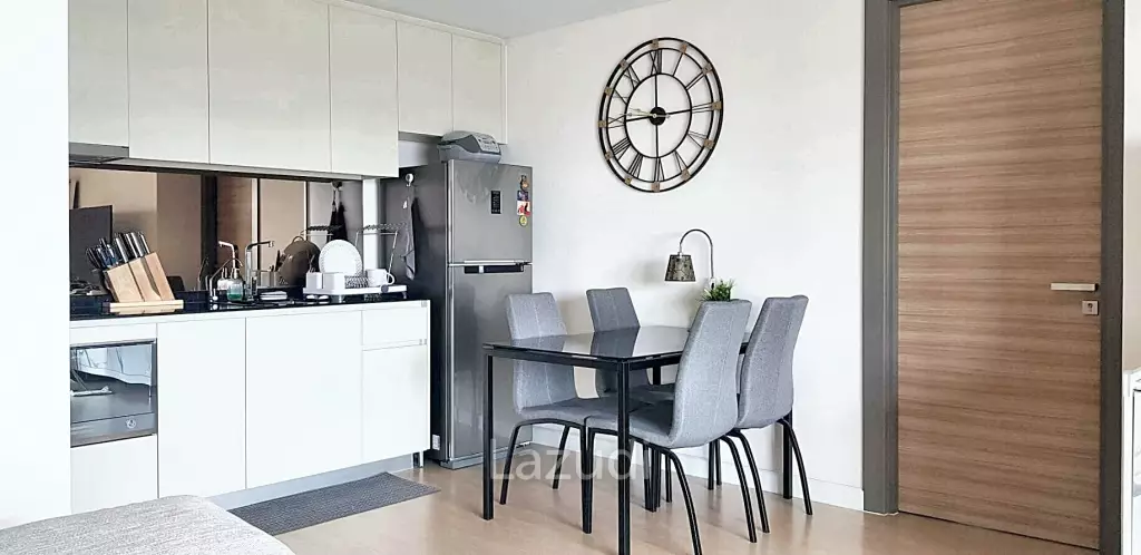 1 bed 1 bath 53 SQ.M The Room Charoenkrung