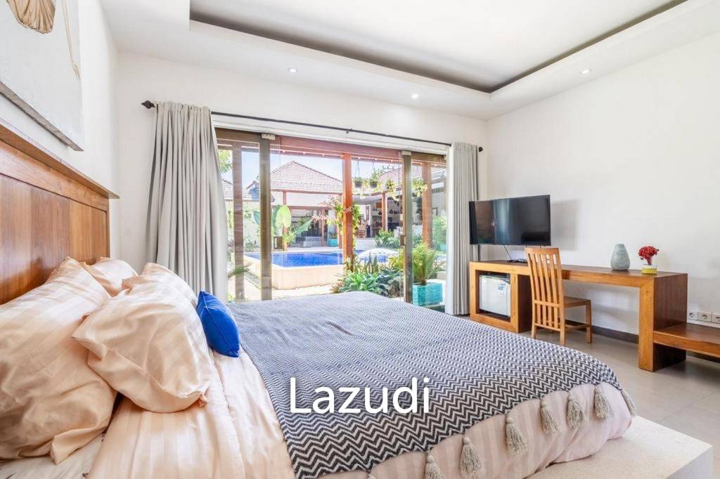 40 Years Lease 5 Bed Villa in Convenient Semer
