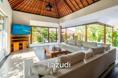 40 Years Lease 5 Bed Villa in Convenient Semer