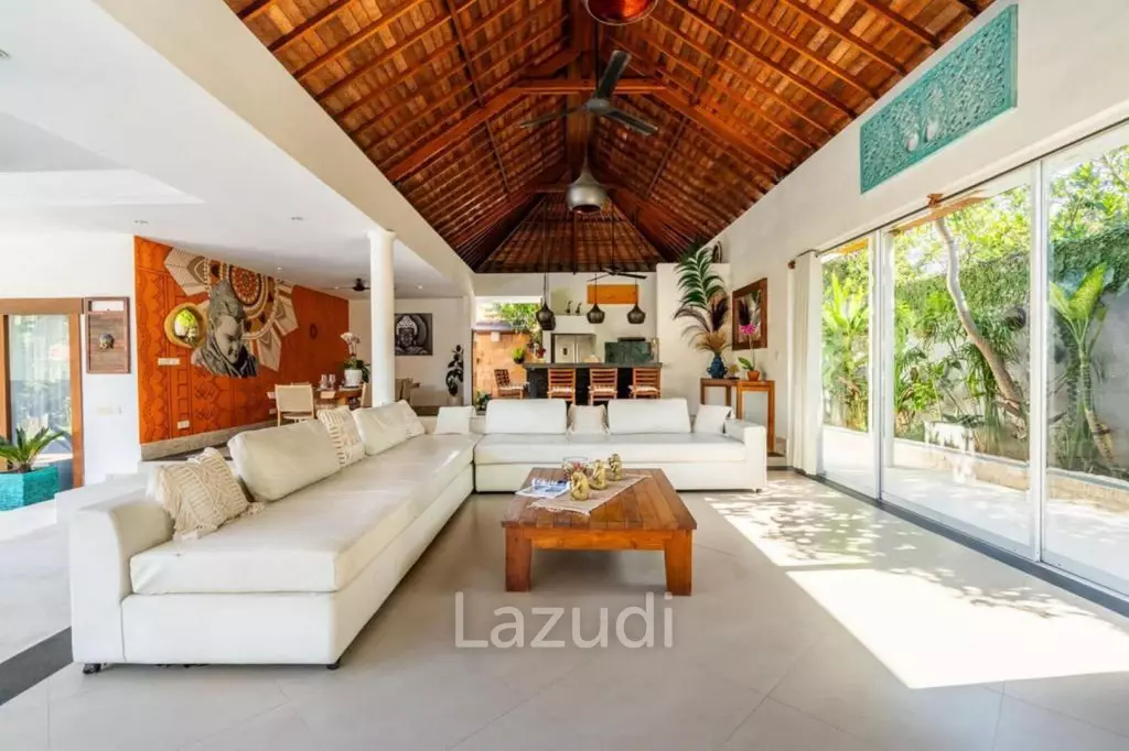 40 Years Lease 5 Bed Villa in Convenient Semer
