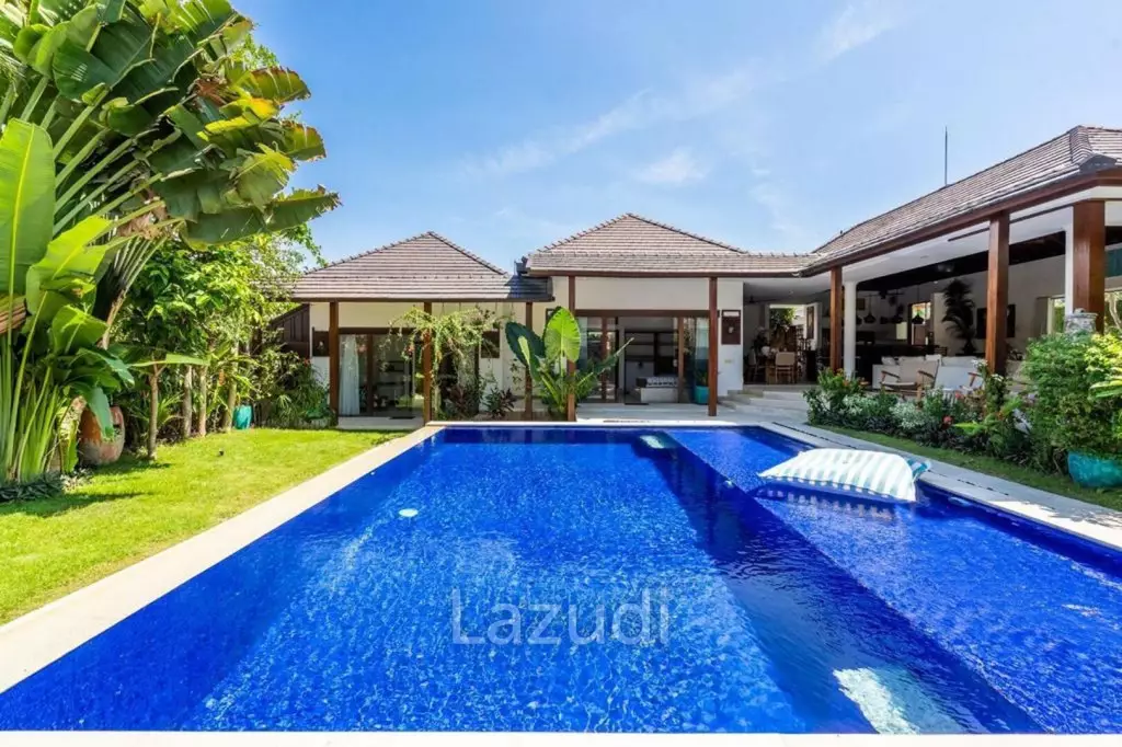 40 Years Lease 5 Bed Villa in Convenient Semer