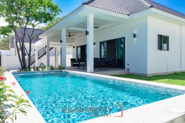 3 Bed 2 Bath 220.75 SQ.M. Pavilion Ville 3 Bed 2 Bath 220.75 SQ.M. Pavilion Ville