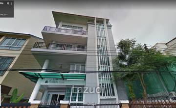 800 sqm. Home Office Building 5 fl. + Land (near BTS Saphan Kwai and MRT Mhor Chit) -- 35M THB.