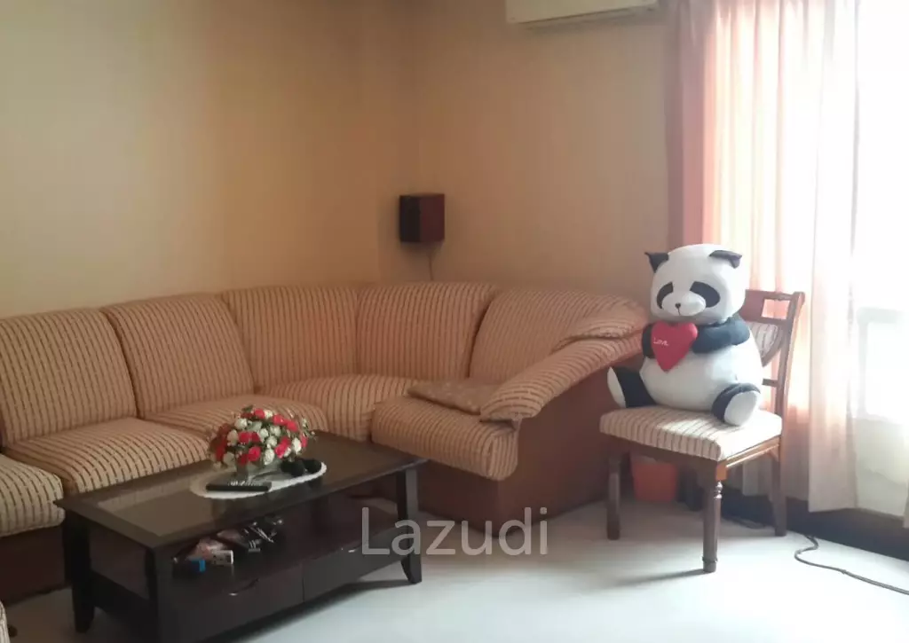 800 sqm. Home Office Building 5 fl. + Land (near BTS Saphan Kwai and MRT Mhor Chit) -- 35M THB.