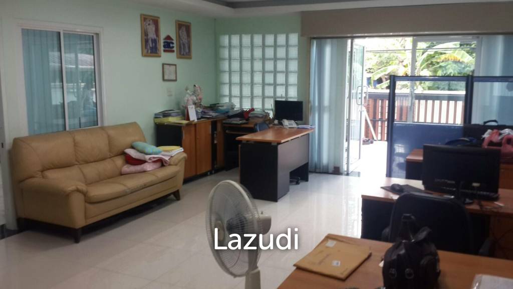 800 sqm. Home Office Building 5 fl. + Land (near BTS Saphan Kwai and MRT Mhor Chit) -- 35M THB.