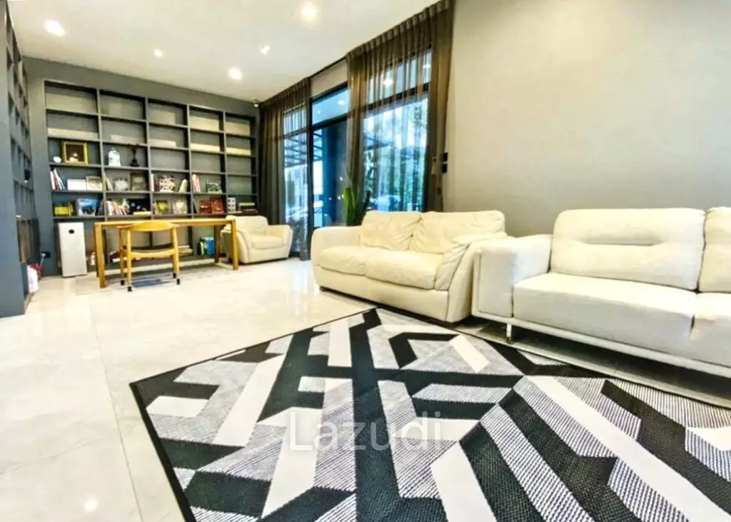 4 Bed 5 Bath 400 Sqm Detached House For Sale