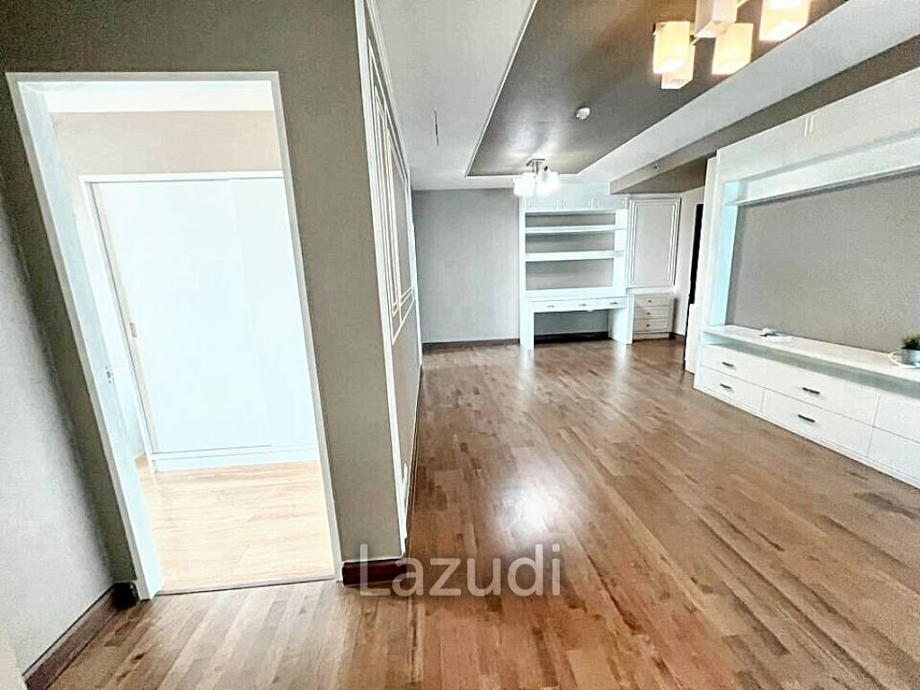 2 Bed 1 Bath 70 SQ.M Supalai Park Ekkamai-Thonglor