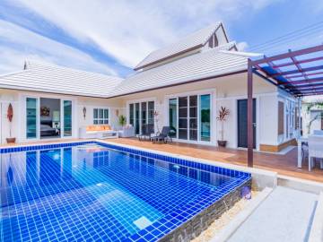 3 Bedroom Pool Villa with Great Views to Banyan Golf Course