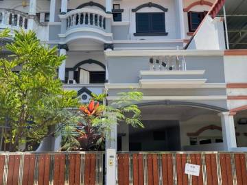5 Bed 5 Bath 128 Sqm Townhouse For Sale