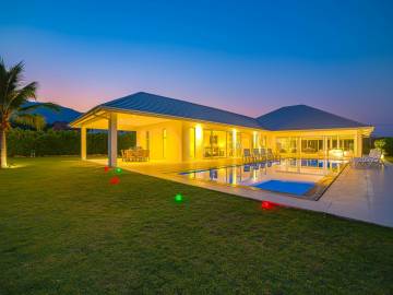 Palm Hills Golf Course : Modern 4 Bedroom Palm Hills Pool Villa