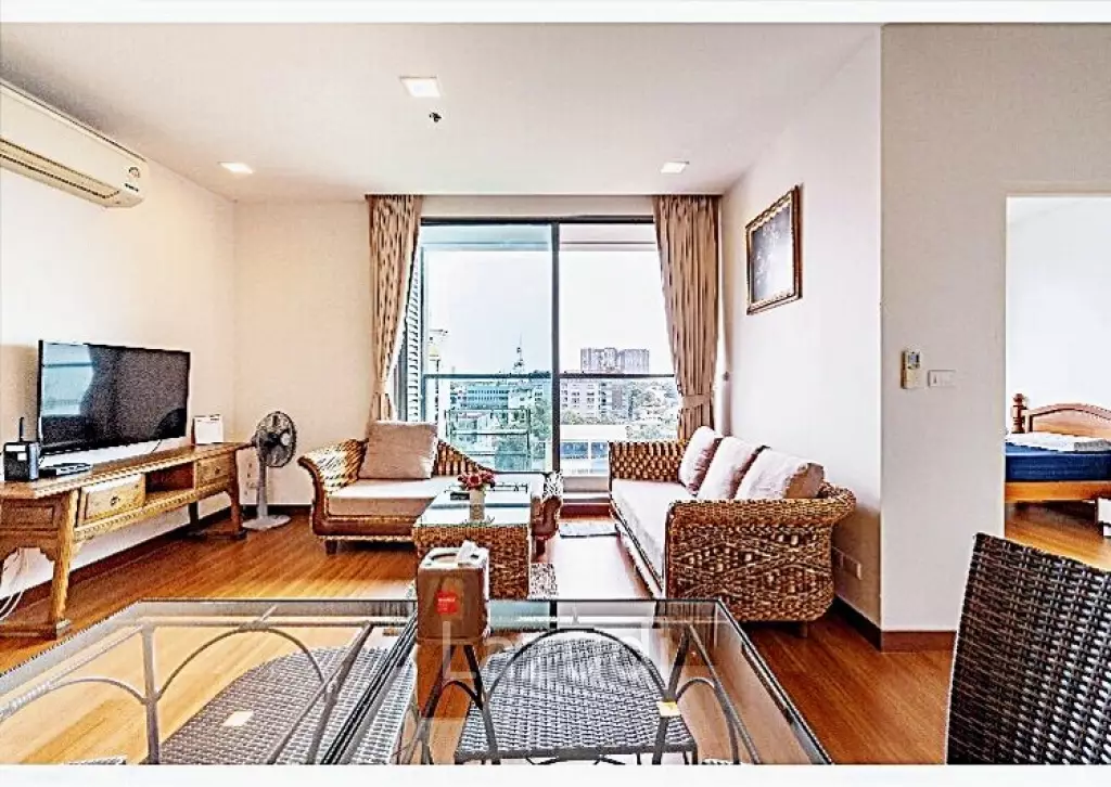 1 Bed 1 Bath 65 SQ.M Vantage Ratchavipa
