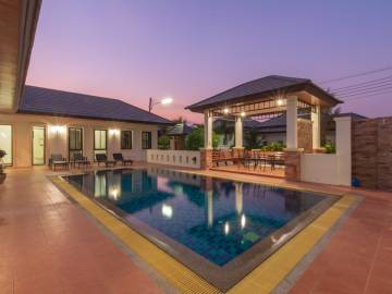 Well Built 4 Bedroom Pool Villa in quiet project