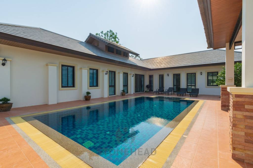 Well Built 4 Bedroom Pool Villa in quiet project