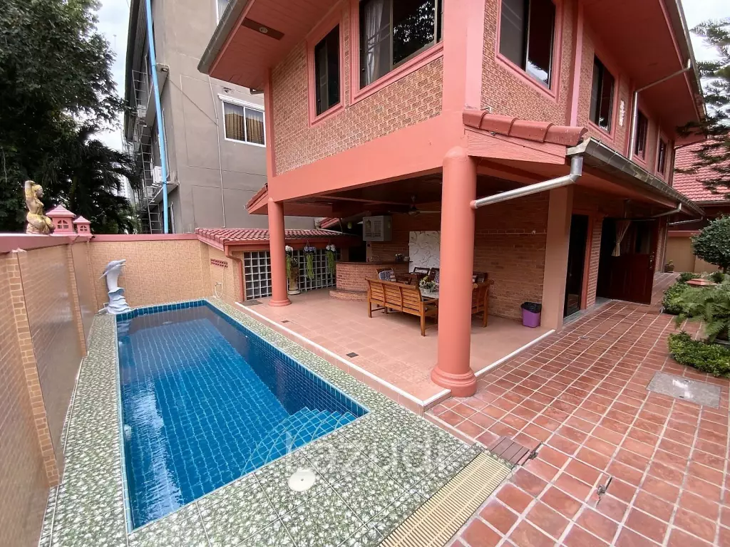Pratumnak Villa