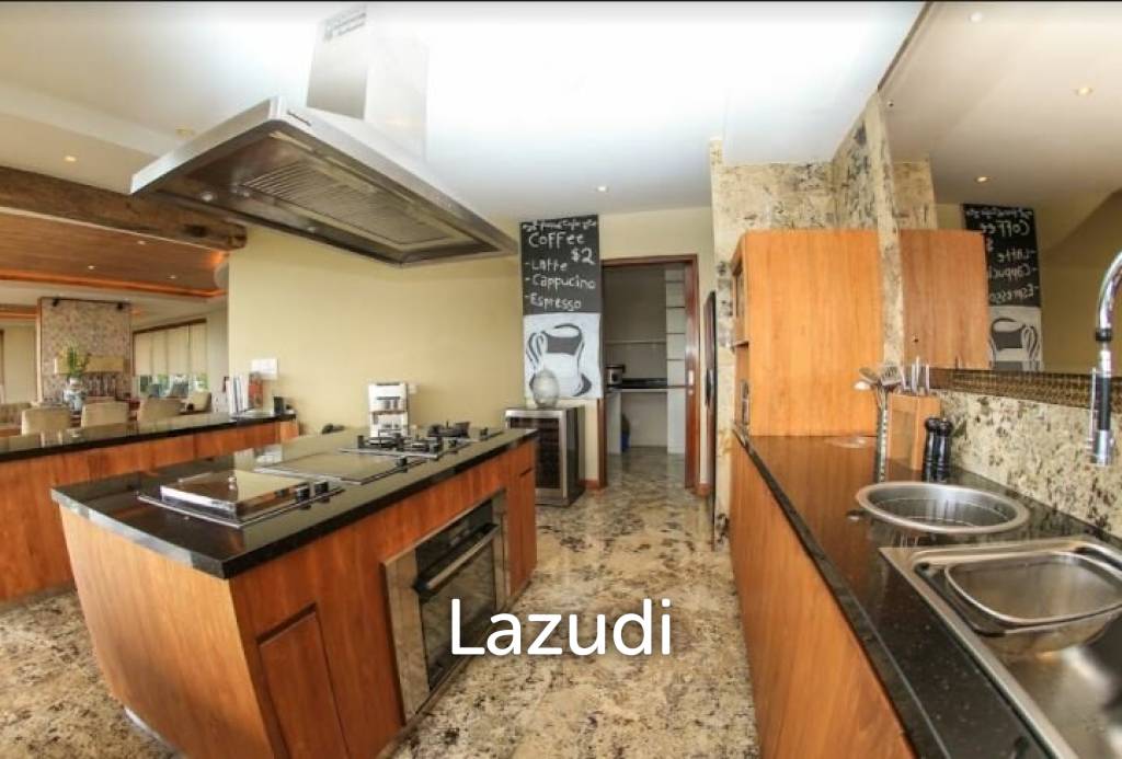 Designer Freehold Villa in Bukit