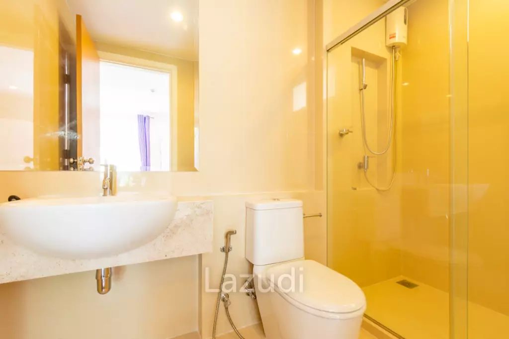 Breeze: 2 Bedroom Condo Close To The Beach