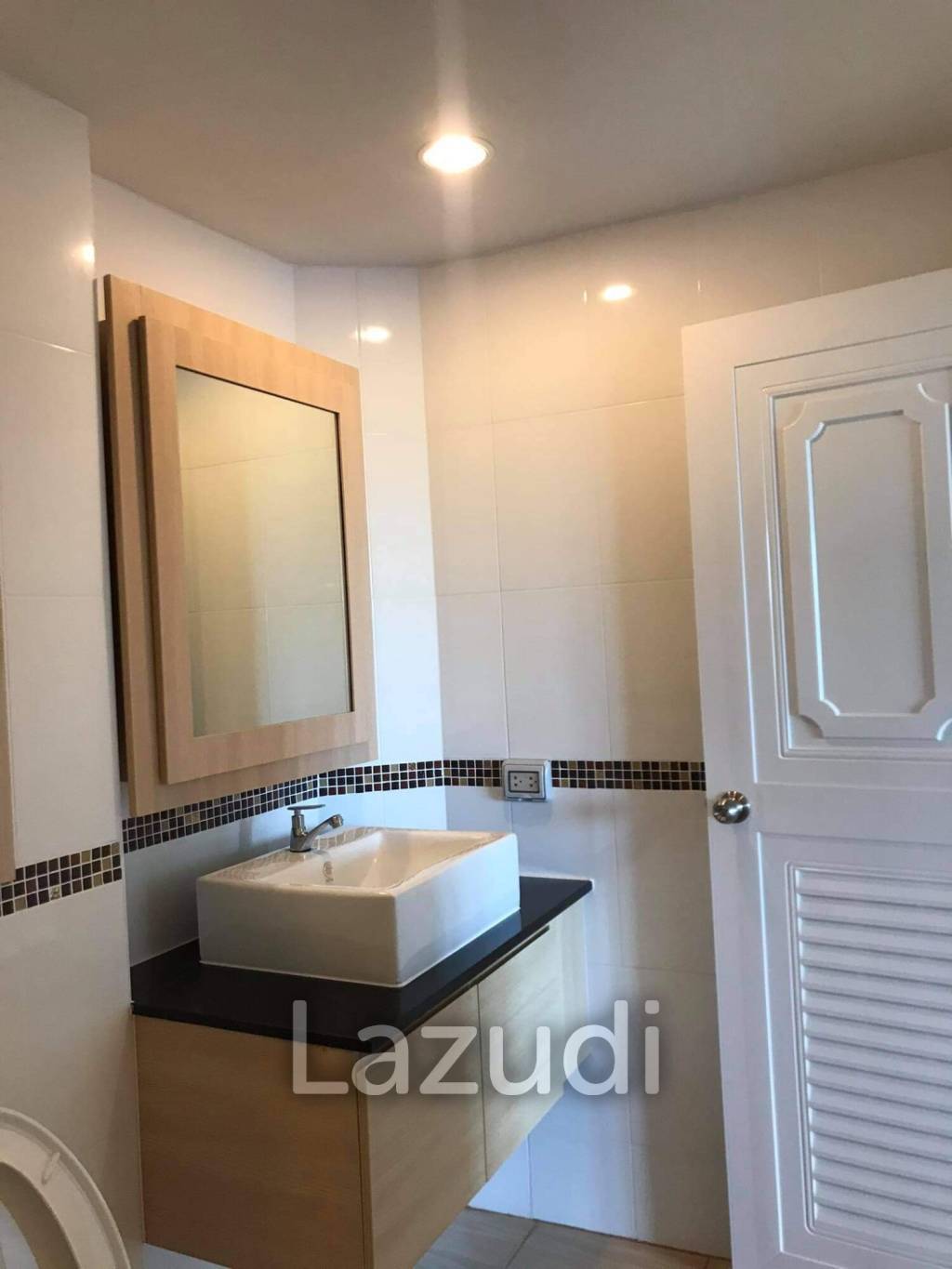 Condo 88: Brand New Condo with Gym and Amazing Pool!