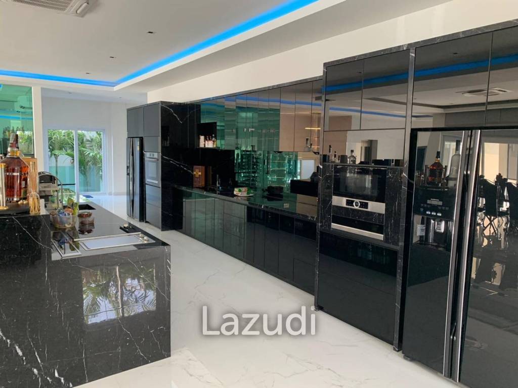 10 bedrooms villa for Sale