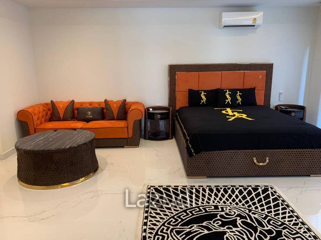 10 bedrooms villa for Sale