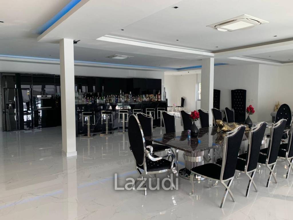 10 bedrooms villa for Sale