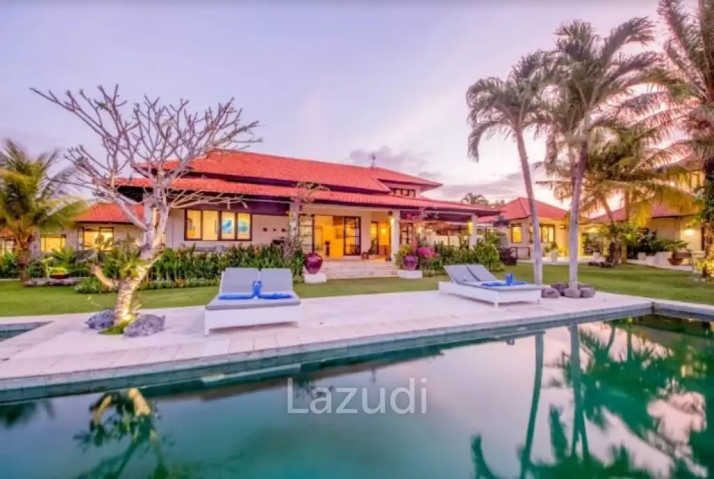 Remarkable Freehold villa with ocean views in Pecatu
