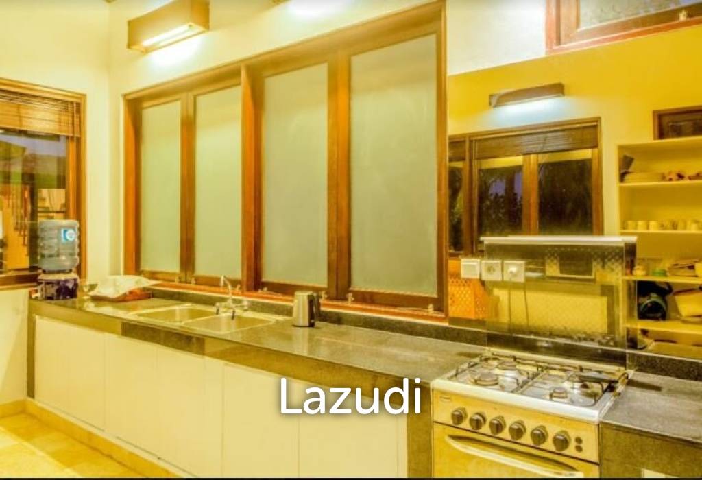 Remarkable Freehold villa with ocean views in Pecatu